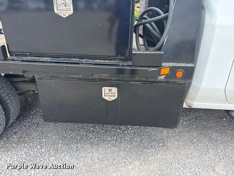 image for item EU5806 2020 Chevrolet Silverado 3500HD flatbed pickup truck