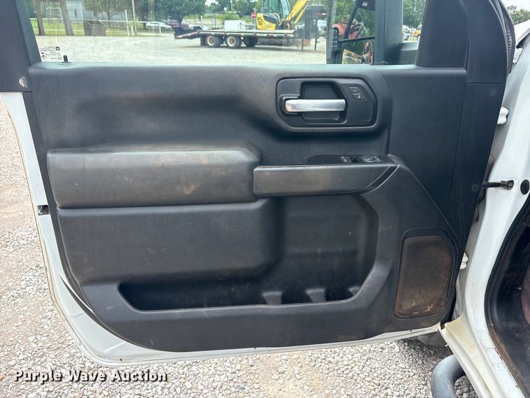 image for item EU5806 2020 Chevrolet Silverado 3500HD flatbed pickup truck