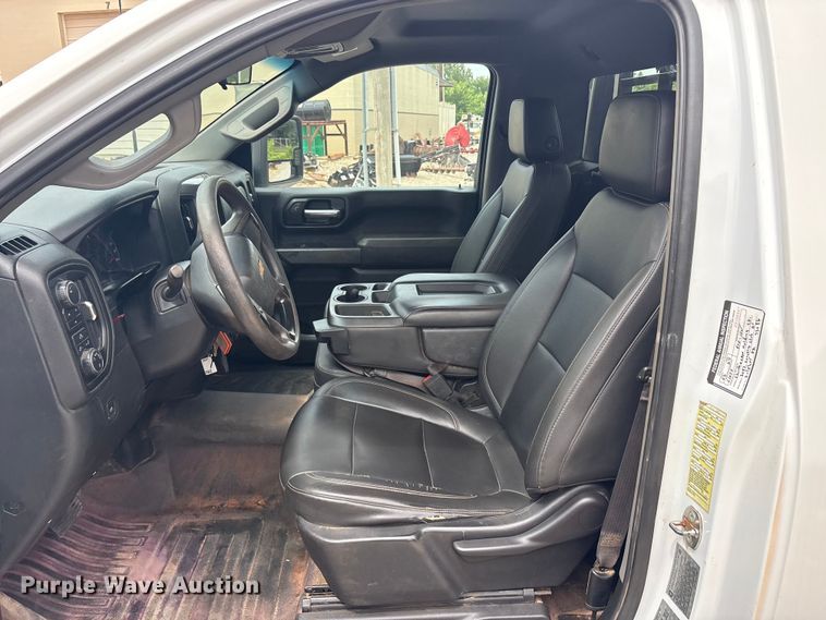 image for item EU5806 2020 Chevrolet Silverado 3500HD flatbed pickup truck