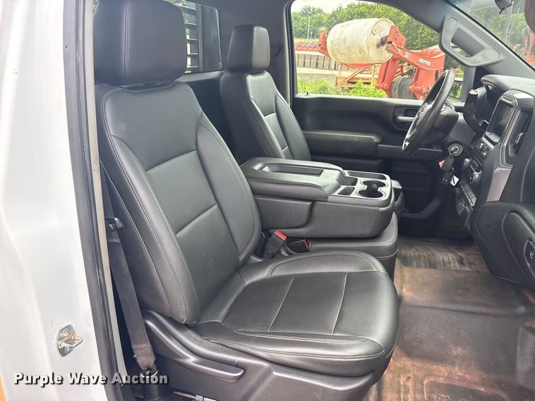 image for item EU5806 2020 Chevrolet Silverado 3500HD flatbed pickup truck