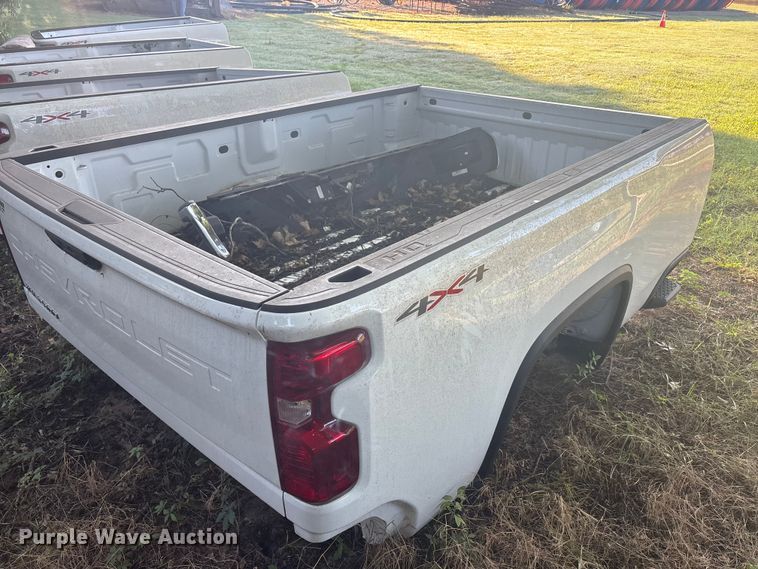 image for item EU5811 Pickup truck bed