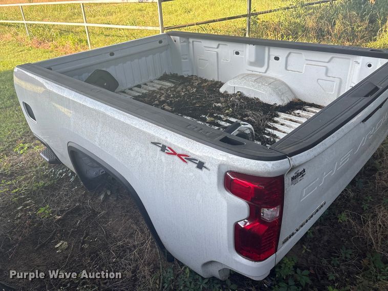 image for item EU5811 Pickup truck bed