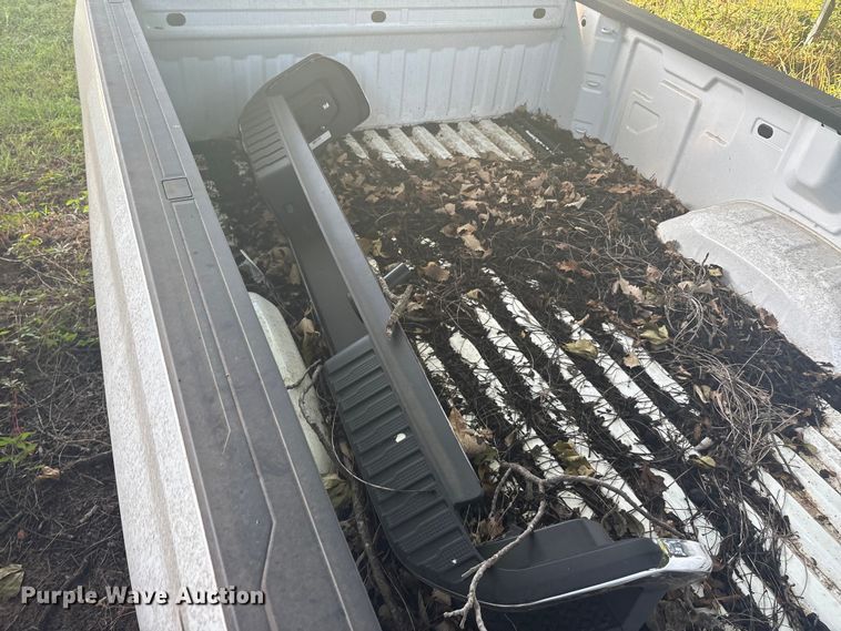 image for item EU5811 Pickup truck bed