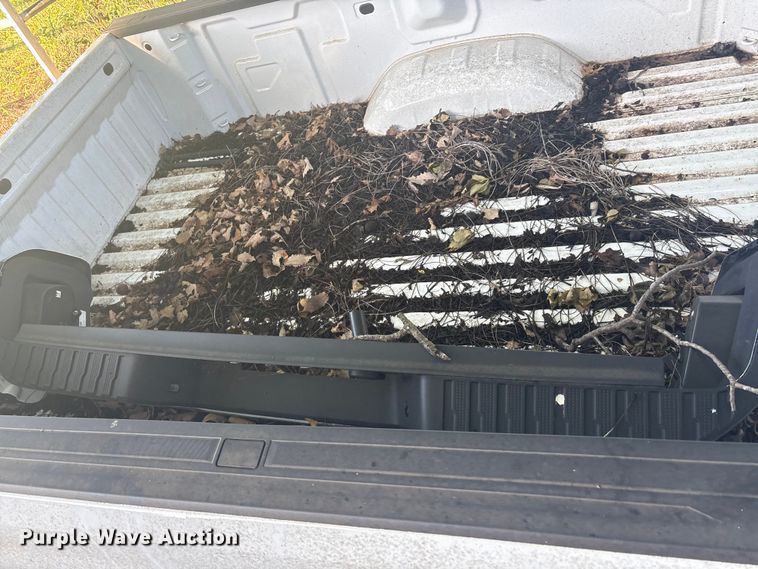 image for item EU5811 Pickup truck bed