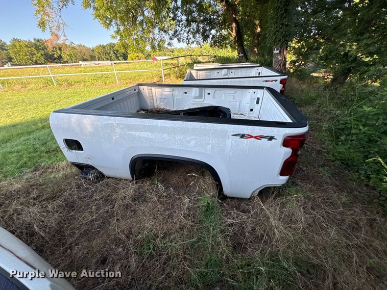 image for item EU5813 2024 Chevrolet 2500 Pickup truck bed