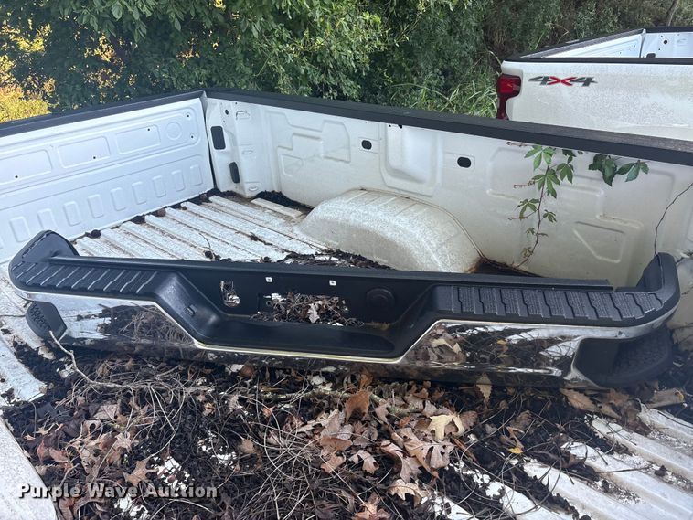 image for item EU5813 2024 Chevrolet 2500 Pickup truck bed