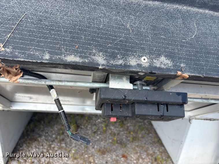 image for item EU5815 ARE DM671-23 pickup truck topper