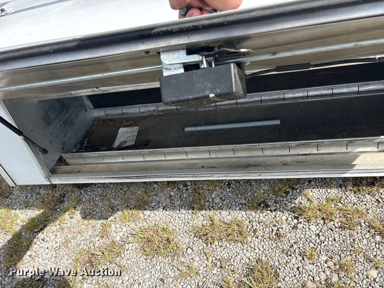 image for item EU5817 Are D471-23 pickup truck topper