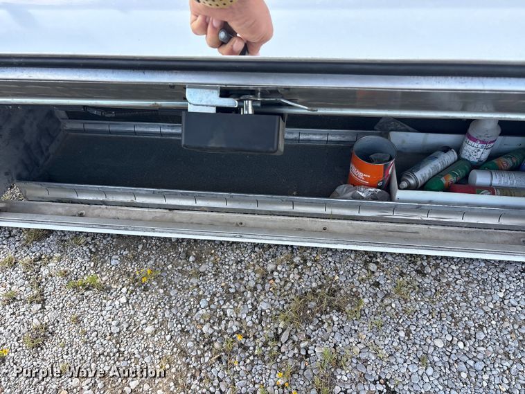 image for item EU5817 Are D471-23 pickup truck topper