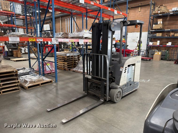 2016 Crown RC5530-35 forklift