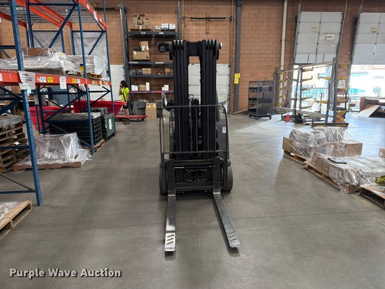 image for item EU5886 2016 Crown RC5530-35 forklift