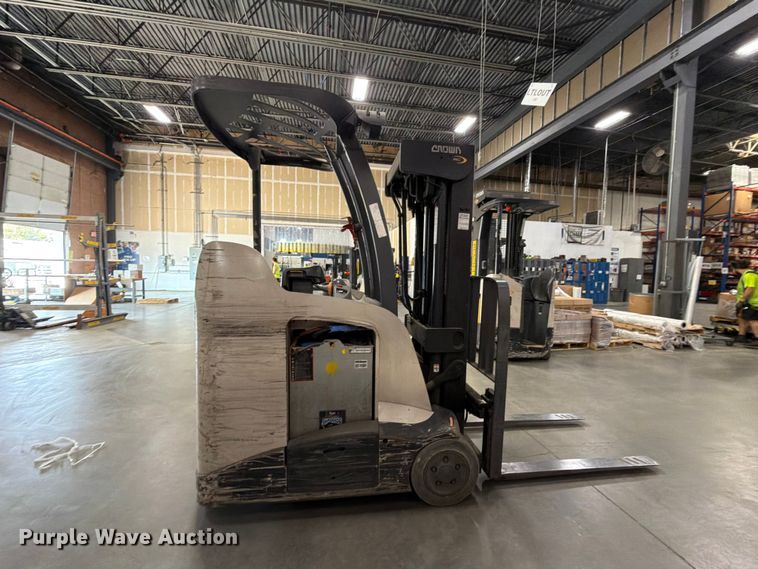 image for item EU5886 2016 Crown RC5530-35 forklift