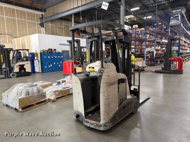 image for item EU5886 2016 Crown RC5530-35 forklift