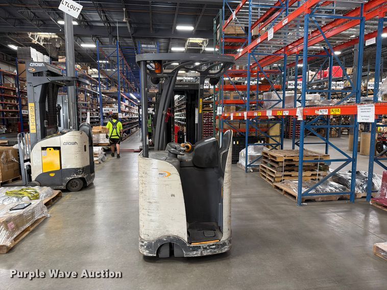 image for item EU5886 2016 Crown RC5530-35 forklift