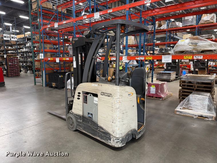 image for item EU5886 2016 Crown RC5530-35 forklift