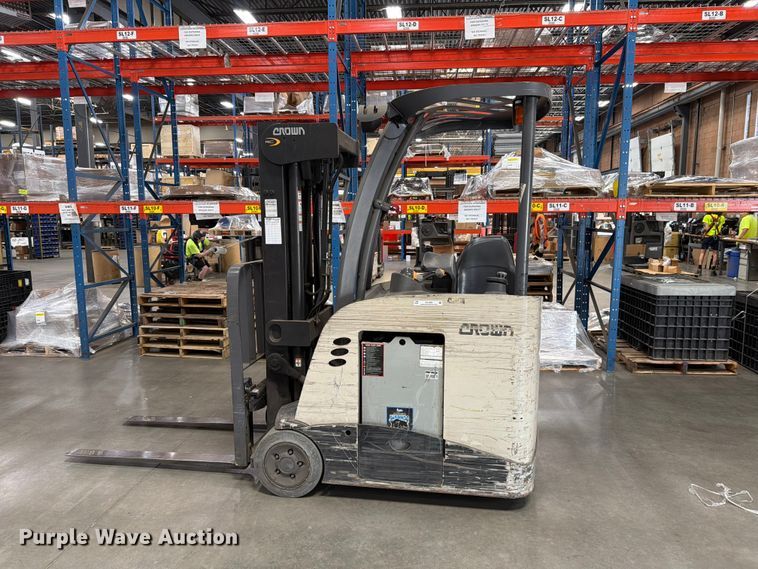 image for item EU5886 2016 Crown RC5530-35 forklift