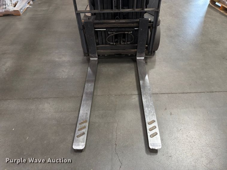 image for item EU5886 2016 Crown RC5530-35 forklift