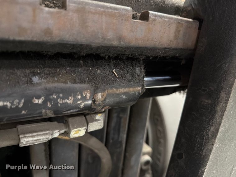 image for item EU5886 2016 Crown RC5530-35 forklift