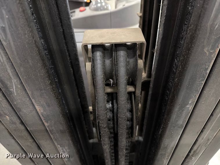 image for item EU5886 2016 Crown RC5530-35 forklift