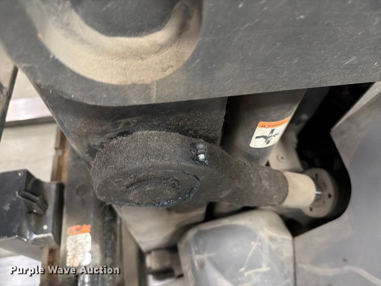 image for item EU5886 2016 Crown RC5530-35 forklift