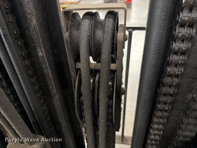 image for item EU5886 2016 Crown RC5530-35 forklift