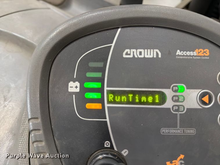 image for item EU5886 2016 Crown RC5530-35 forklift