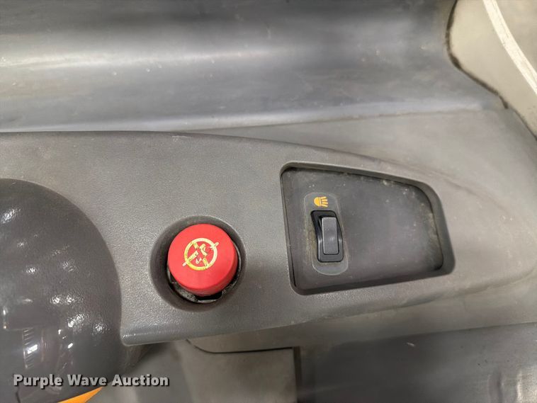 image for item EU5886 2016 Crown RC5530-35 forklift
