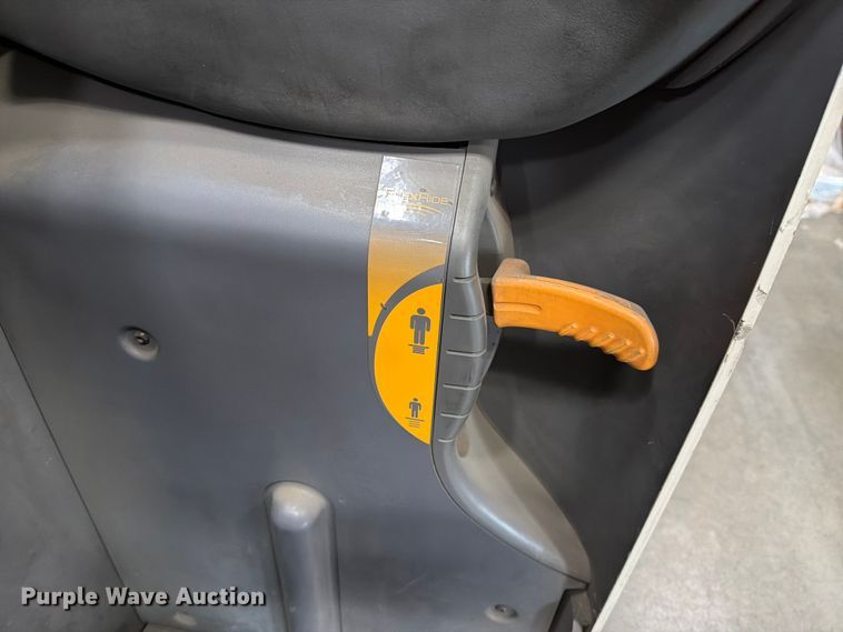 image for item EU5886 2016 Crown RC5530-35 forklift