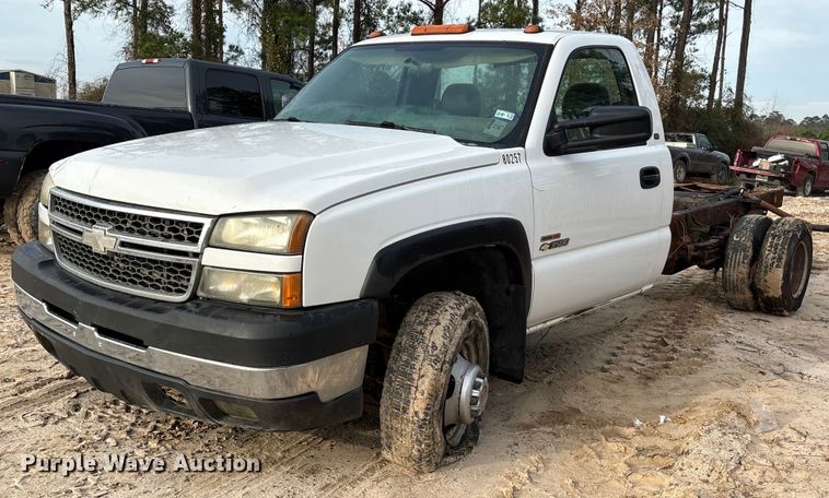 2005 Chevrolet Silverado 3500 pickup truck cab and chassis