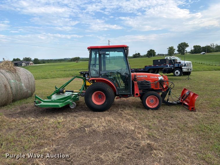 image for item EV2333 2005 Kubota B3030 HSDC MFWD tractor