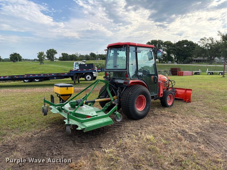 image for item EV2333 2005 Kubota B3030 HSDC MFWD tractor