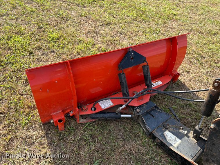 image for item EV2333 2005 Kubota B3030 HSDC MFWD tractor