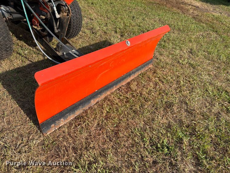 image for item EV2333 2005 Kubota B3030 HSDC MFWD tractor