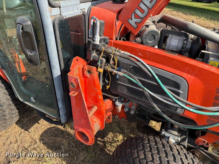 image for item EV2333 2005 Kubota B3030 HSDC MFWD tractor