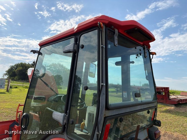 image for item EV2333 2005 Kubota B3030 HSDC MFWD tractor