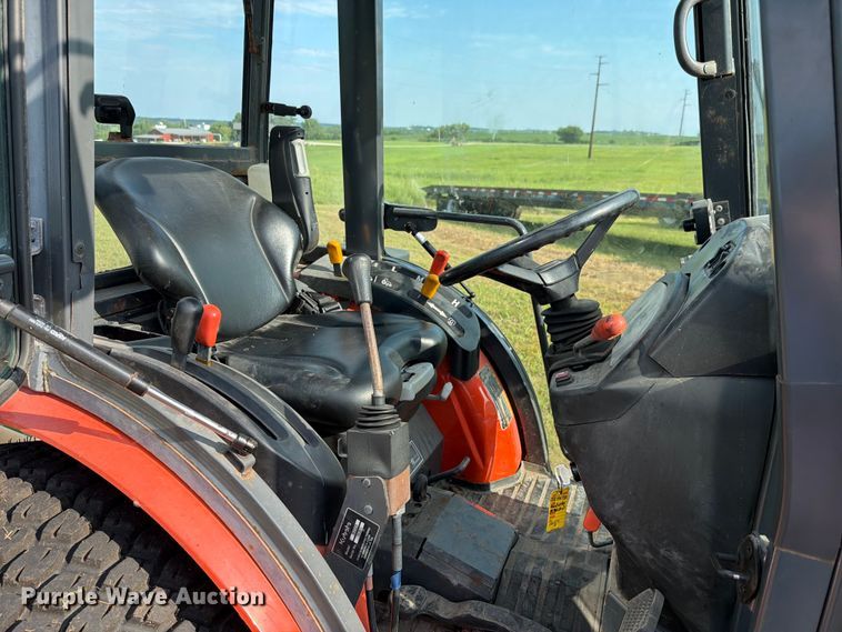 image for item EV2333 2005 Kubota B3030 HSDC MFWD tractor