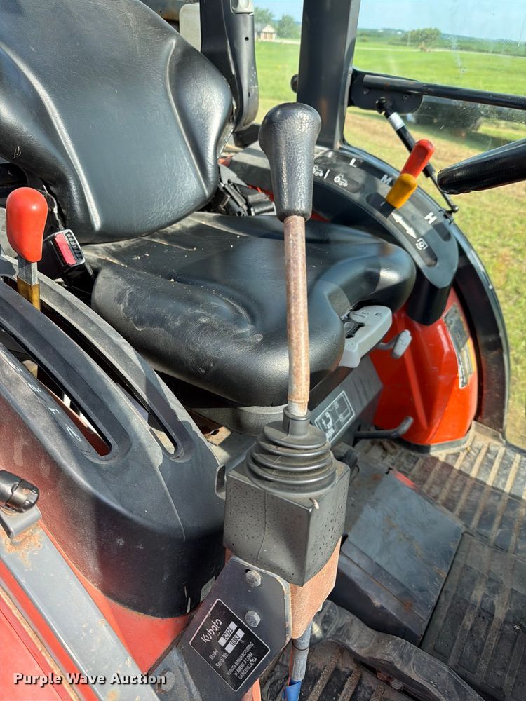 image for item EV2333 2005 Kubota B3030 HSDC MFWD tractor