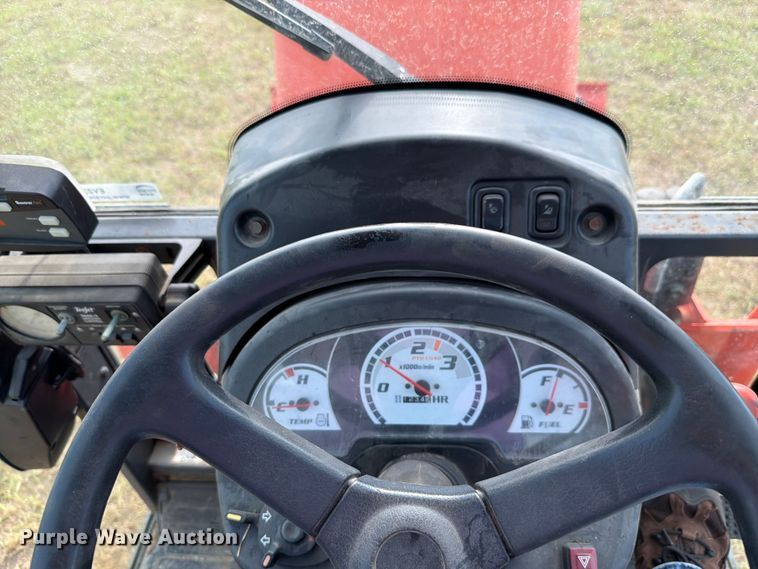 image for item EV2333 2005 Kubota B3030 HSDC MFWD tractor