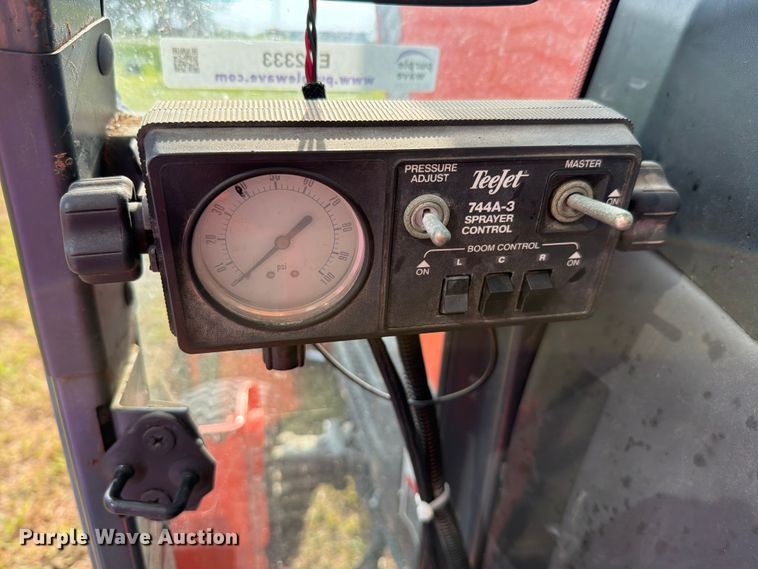 image for item EV2333 2005 Kubota B3030 HSDC MFWD tractor