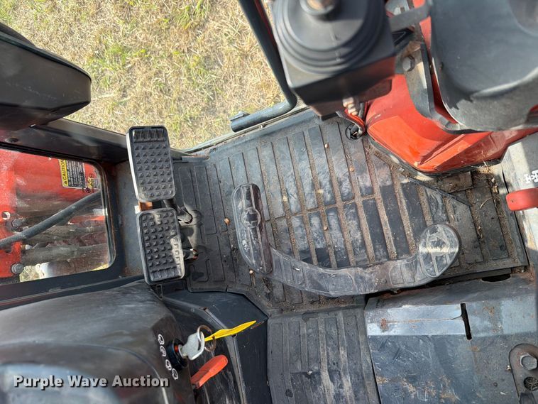 image for item EV2333 2005 Kubota B3030 HSDC MFWD tractor