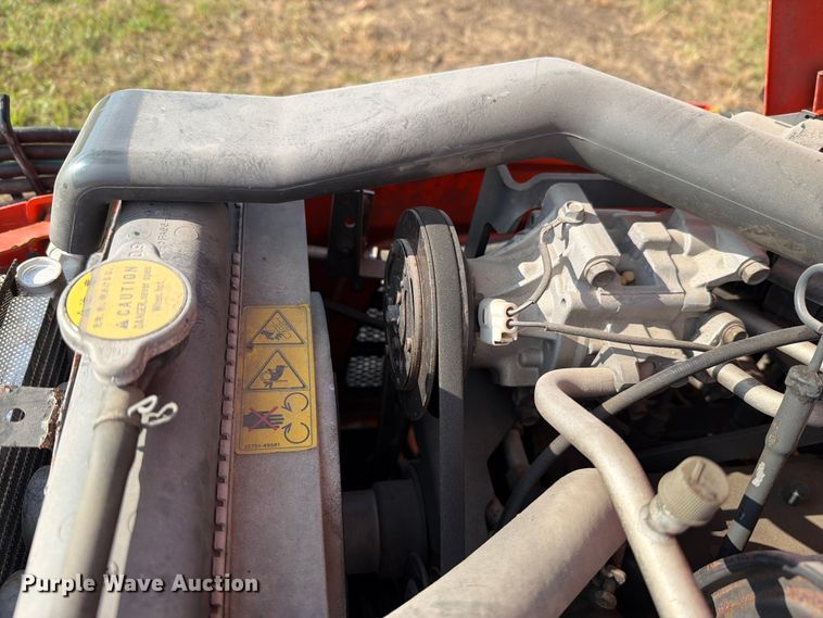 image for item EV2333 2005 Kubota B3030 HSDC MFWD tractor