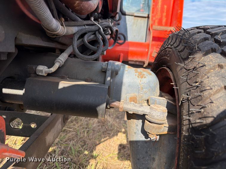 image for item EV2333 2005 Kubota B3030 HSDC MFWD tractor