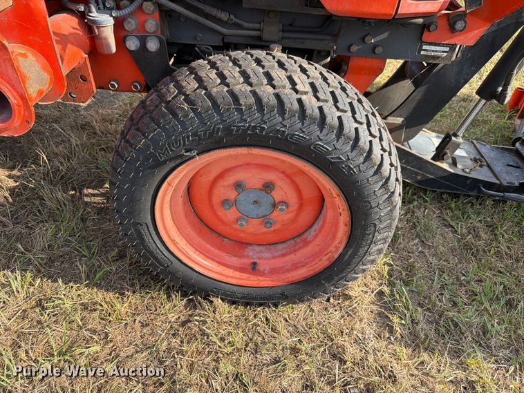 image for item EV2333 2005 Kubota B3030 HSDC MFWD tractor