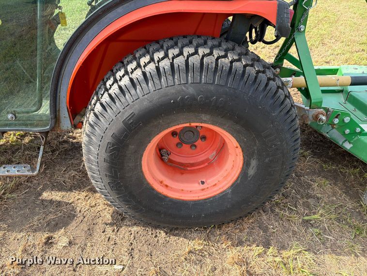 image for item EV2333 2005 Kubota B3030 HSDC MFWD tractor