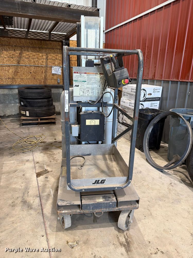 image for item EV2337 2013 JLG 20MVL lift vertical lift
