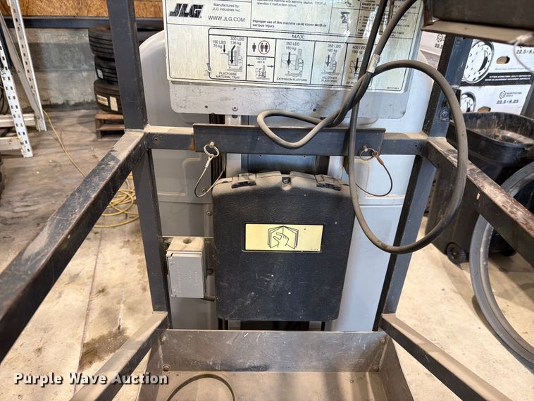 image for item EV2337 2013 JLG 20MVL lift vertical lift