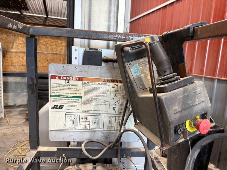image for item EV2337 2013 JLG 20MVL lift vertical lift