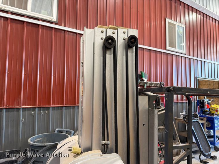 image for item EV2337 2013 JLG 20MVL lift vertical lift