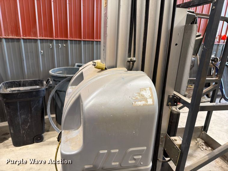 image for item EV2337 2013 JLG 20MVL lift vertical lift