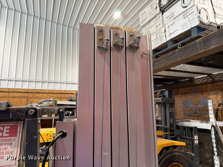 image for item EV2337 2013 JLG 20MVL lift vertical lift